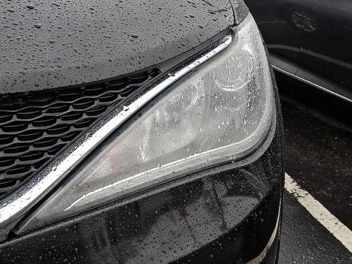 Brilliant Black Crystal Pearlcoat 2020 Chrysler Pacifica Touring