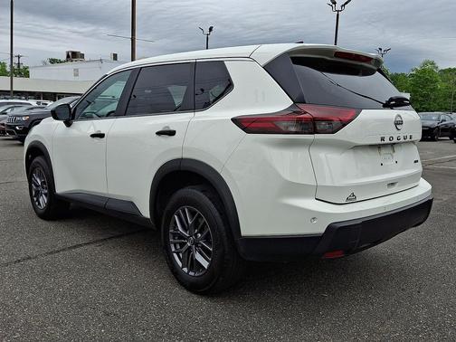 Glacier White 2024 Nissan Rogue S