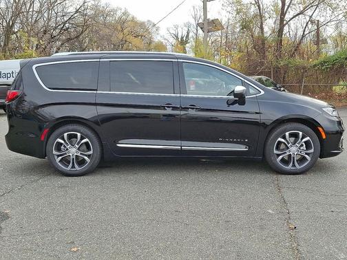 2026 Chrysler Pacifica L
