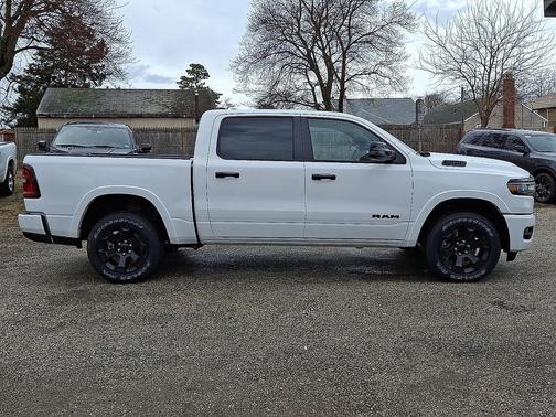 Bright White Clearcoat 2026 RAM 1500 Big Horn/Lone Star