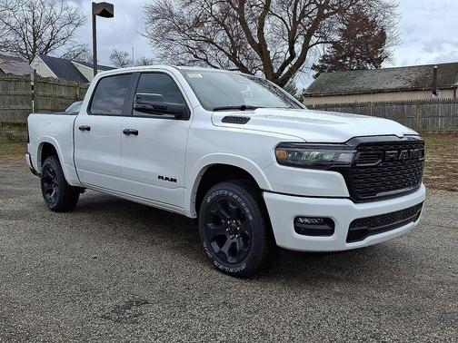 Bright White Clearcoat 2026 RAM 1500 Big Horn/Lone Star