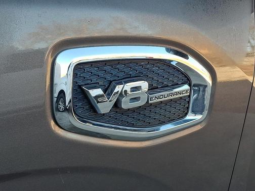 2017 Nissan Titan SV