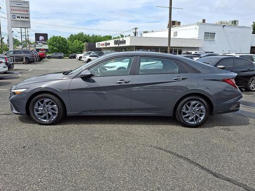 Ecotronic Gray 2024 Hyundai ELANTRA SEL