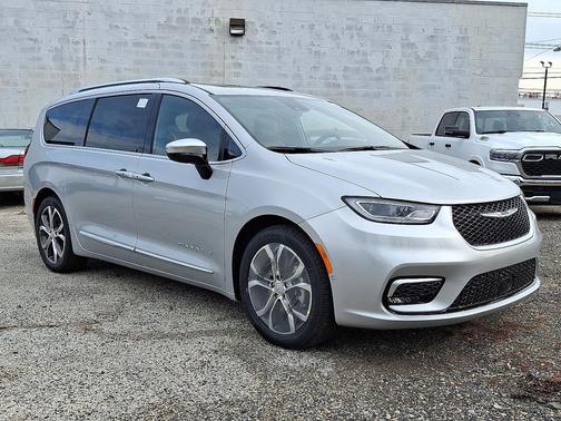 2026 Chrysler Pacifica L