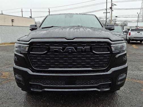 Diamond Black Crystal Pearl-Coat Exterior Paint 2026 RAM 1500 Big Horn/Lone Star