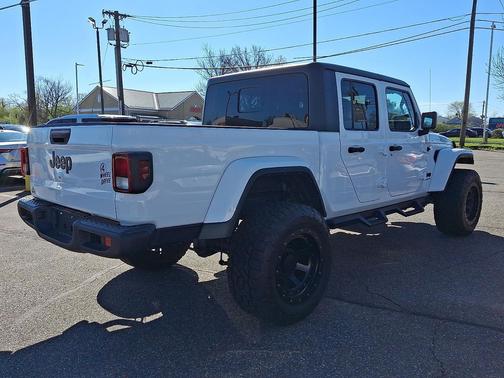 Bright White Clearcoat 2023 Jeep Gladiator Willys 4x4