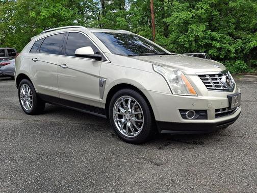 Silver Coast Metallic 2015 Cadillac SRX Performance Collection