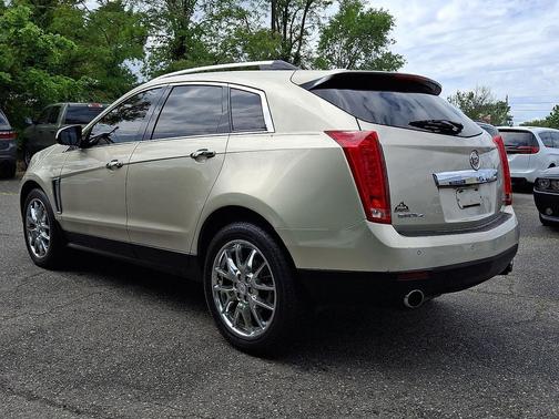Silver Coast Metallic 2015 Cadillac SRX Performance Collection