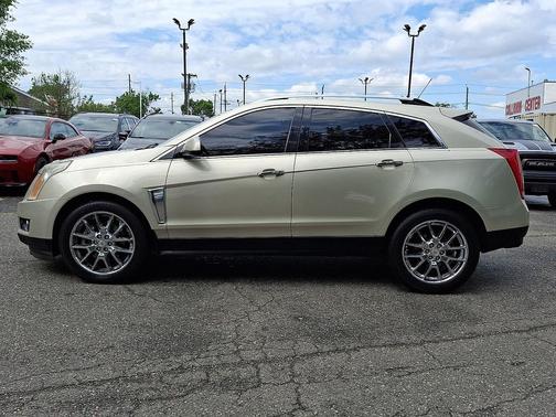 Silver Coast Metallic 2015 Cadillac SRX Performance Collection