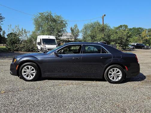 2018 Chrysler 300 Touring