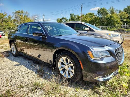 2018 Chrysler 300 Touring