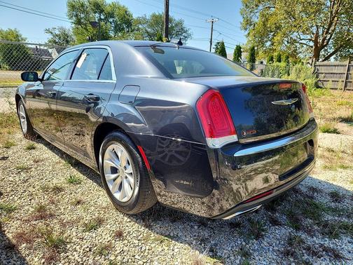 2018 Chrysler 300 Touring