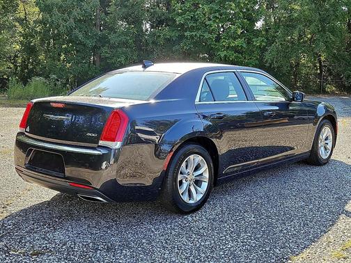 2018 Chrysler 300 Touring