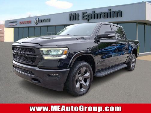 Diamond Black Crystal Pearlcoat 2022 RAM 1500 Big Horn/Lone Star