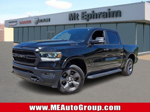 Diamond Black Crystal Pearlcoat 2022 RAM 1500 Big Horn/Lone Star