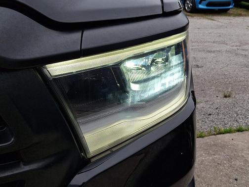 Diamond Black Crystal Pearlcoat 2022 RAM 1500 Big Horn/Lone Star