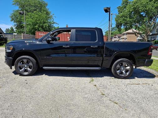 Diamond Black Crystal Pearlcoat 2022 RAM 1500 Big Horn/Lone Star