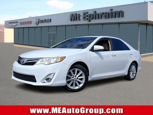 Super White - 040 2013 Toyota Camry XLE