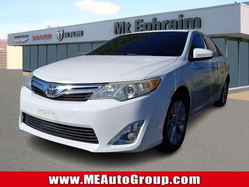 Super White - 040 2013 Toyota Camry XLE
