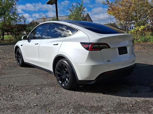 2021 Tesla Model Y Long Range Dual Motor All-Wheel Drive