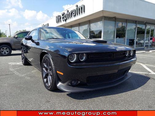 Photo 3 of 32 of 2021 Dodge Challenger R/T