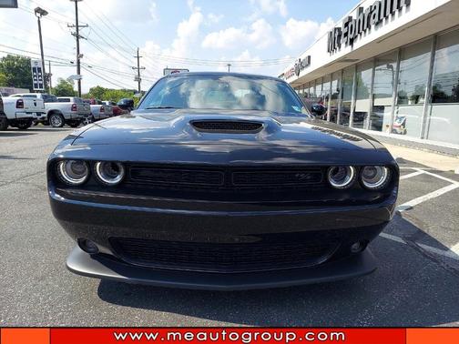 Photo 4 of 32 of 2021 Dodge Challenger R/T
