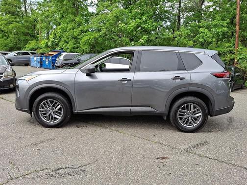 Gun Metallic 2024 Nissan Rogue S