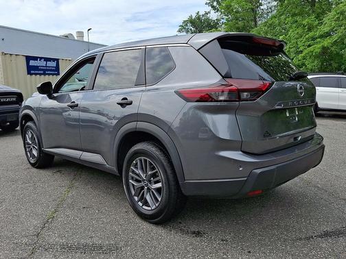 Gun Metallic 2024 Nissan Rogue S