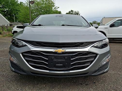 Sterling Gray Metallic 2024 Chevrolet Malibu FWD 1LT