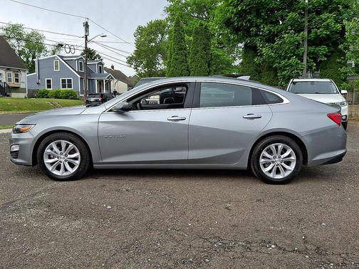 Sterling Gray Metallic 2024 Chevrolet Malibu FWD 1LT