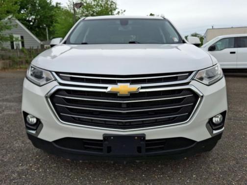 Iridescent Pearl Tricoat 2018 Chevrolet Traverse LT Leather