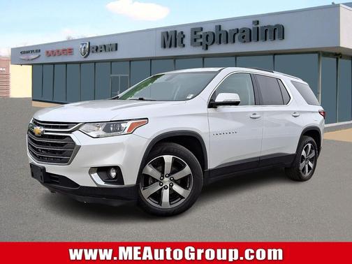 Iridescent Pearl Tricoat 2018 Chevrolet Traverse LT Leather