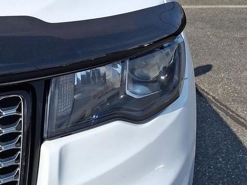 Bright White Clearcoat 2018 Jeep Grand Cherokee Altitude