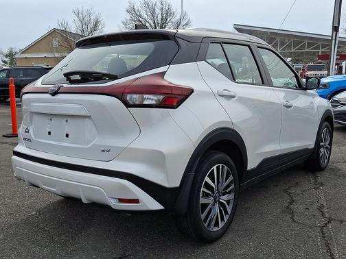 2024 Nissan Kicks SV