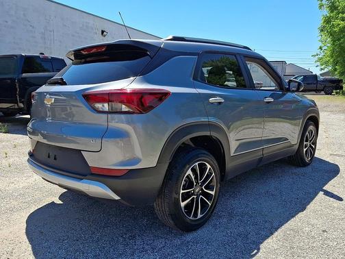 Sterling Gray Metallic 2025 Chevrolet Trailblazer LT