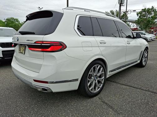 Alpine White 2025 BMW X7 xDrive40i