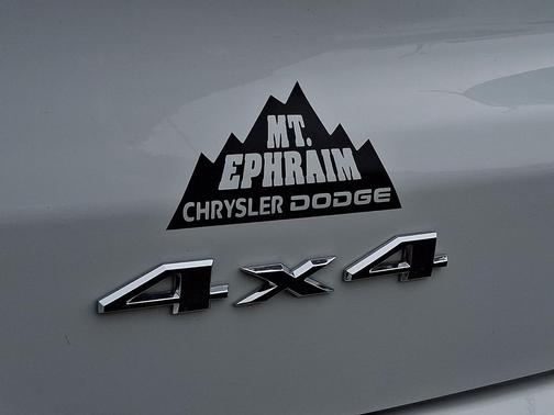 Bright White Clearcoat 2024 Jeep Compass Limited