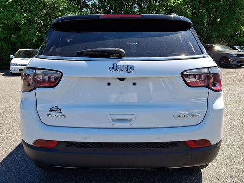 Bright White Clearcoat 2024 Jeep Compass Limited