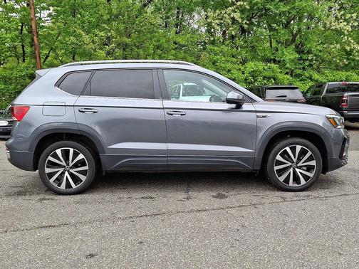 Blue 2024 Volkswagen Taos 1.5T SE