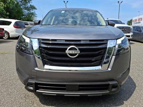 Gun Metallic 2025 Nissan Pathfinder SV FWD