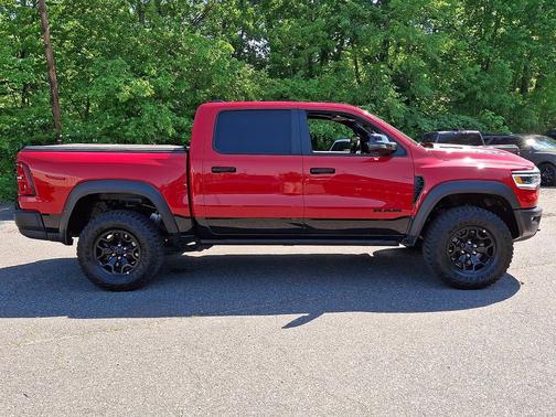Flame Red Clearcoat 2025 RAM 1500 RHO Crew Cab 4x4 5'7' Box