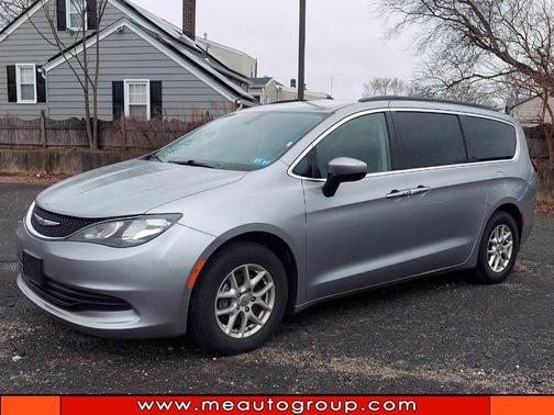 Photo 5 of 31 of 2020 Chrysler Voyager LXI