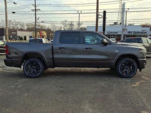 Granite Crystal Metallic Clear-Coat Exterior Paint 2026 RAM 1500 Big Horn/Lone Star