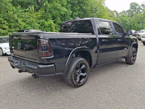 Diamond Black Crystal Pearlcoat 2021 RAM 1500 Laramie