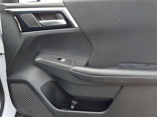 White Diamond 2022 Mitsubishi Outlander ES S-AWC