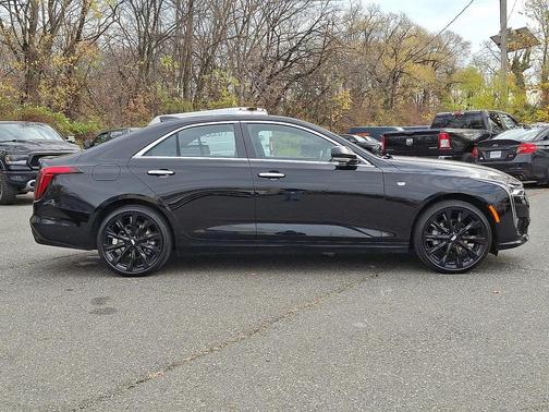 2023 Cadillac CT4 Luxury