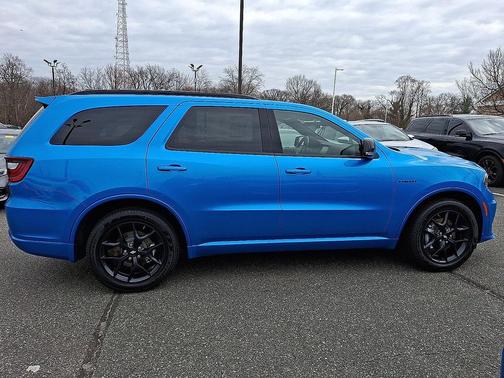 B5 Blue Exterior Paint 2026 Dodge Durango GT Plus