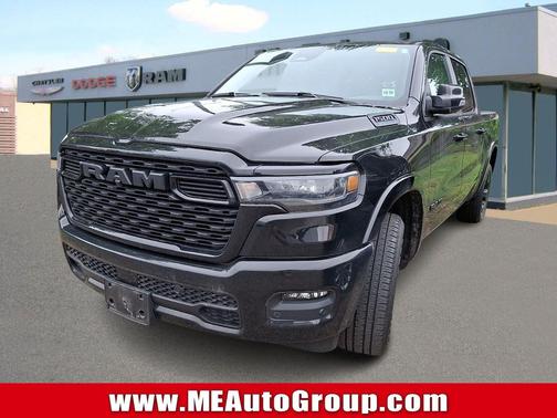 Diamond Black Crystal Pearlcoat 2025 RAM 1500 Big Horn/Lone Star