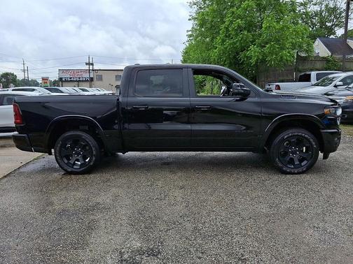 Diamond Black Crystal Pearlcoat 2025 RAM 1500 Big Horn/Lone Star