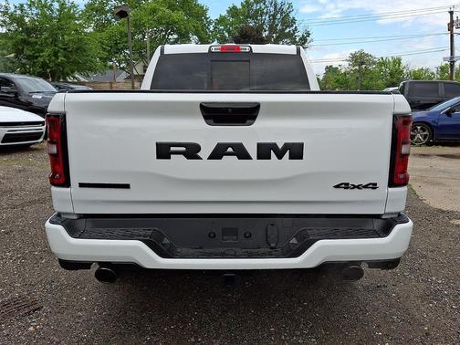 Bright White Clearcoat 2026 RAM 1500 Big Horn/Lone Star